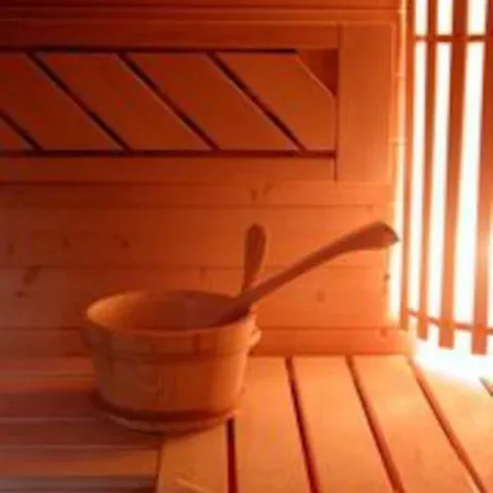 Gardenhouse With Private Jacuzzi & Private Sauna *