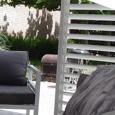 Gardenhouse With Private Jacuzzi & Private Sauna