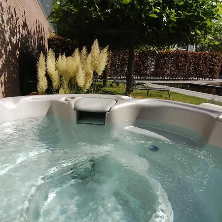 木屋 Gardenhouse With Private Jacuzzi & Private Sauna Teteringen