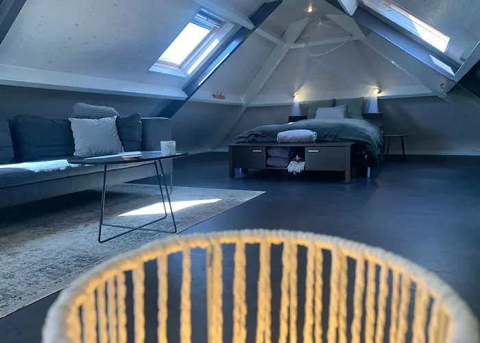 Gardenhouse With Private Jacuzzi & Private Sauna *